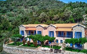 Ilianthos Apartments & Rooms